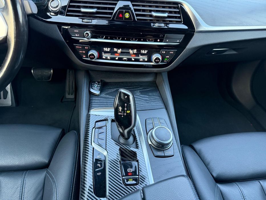 BMW Seria 5 530e Pachet M