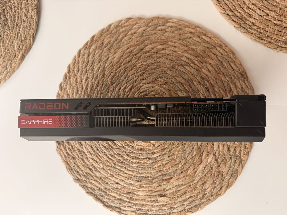 Placa video AMD Radeon RX 7700 XT 12GB