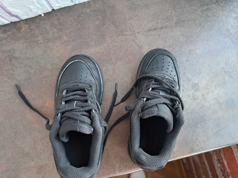 маратонки за момче,момиче кецове,спортни обувки Nike,найк,номер 27,5