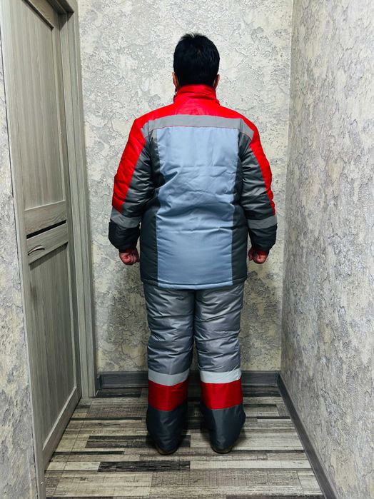 Костюм со светоотражающими элементами.