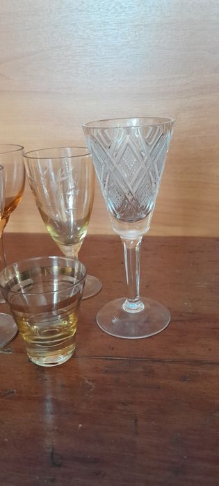 Отдам рюмки в дар