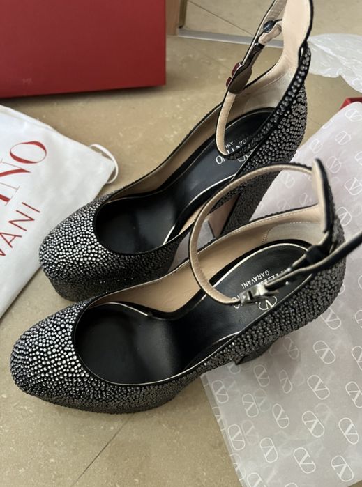 Валентино Гаравани Valentino Garavani Tan-Go Heels