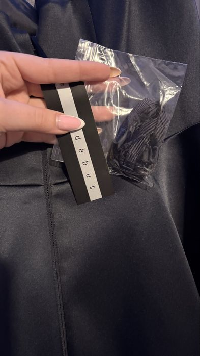 Официална рокля, става и за бална рокля