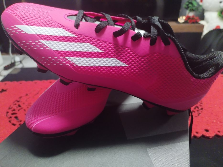 Нови бутонки адидас