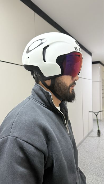 Продам Аэро шлем OAKLEY