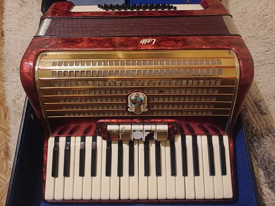 Акордеон Weltmeister 48 баса