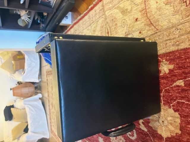 Geanta diplomat noua piele naturala incuietori cifru