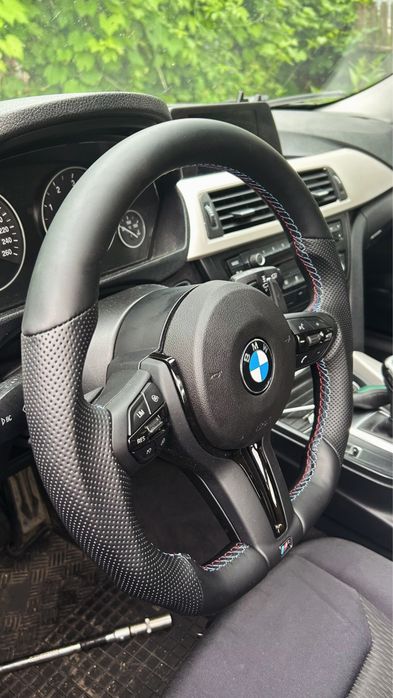 Volan M Pachet Tesit Piele  F//E // Airbag BMW // Padele Incluse // Produs in Germania // Fara Codare //Calitate Premium //Distronic //F10,F30,E90 etc