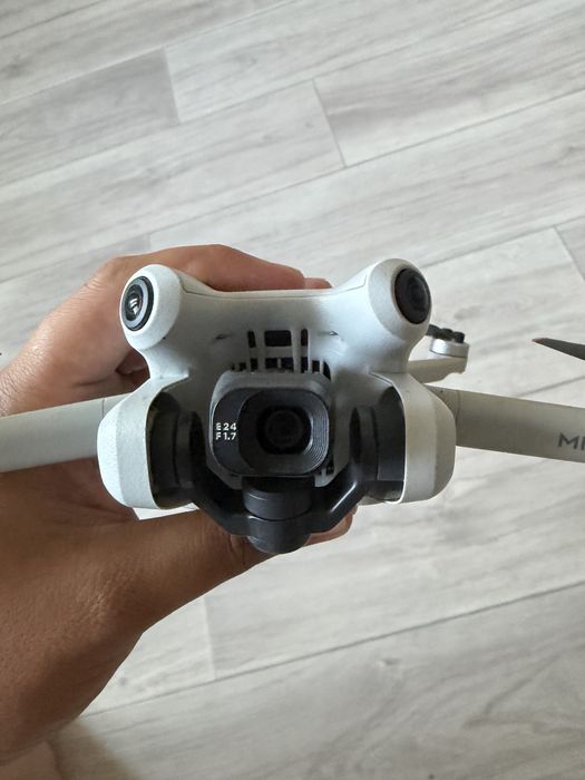 Дрон DJI mini 4 pro