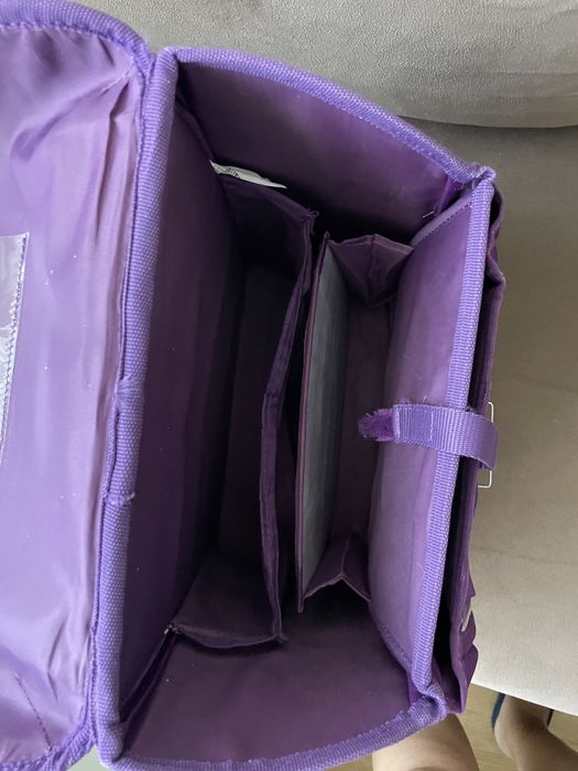 Продавам ученическа раница