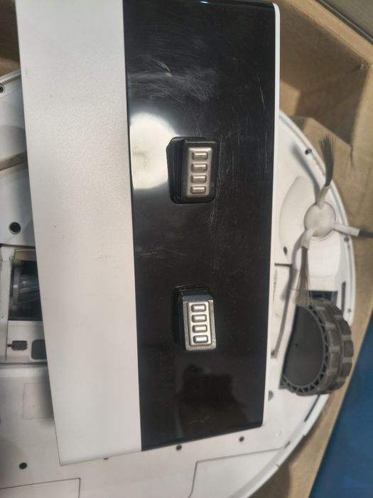 Robot Deebot T10 
Perfect pentru cineva care vrea să repare un