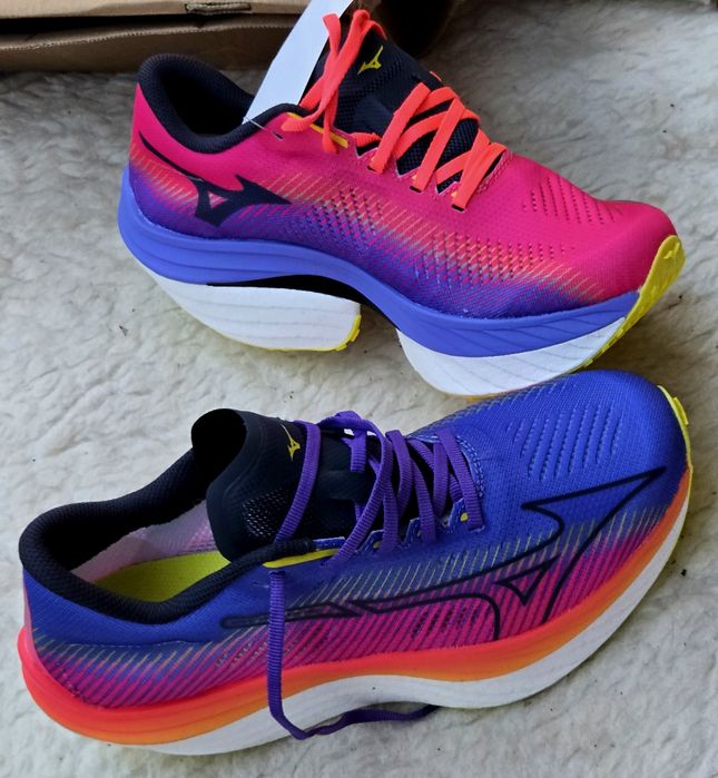 Mizuno оригинални дамски сникърси нови 38 номер