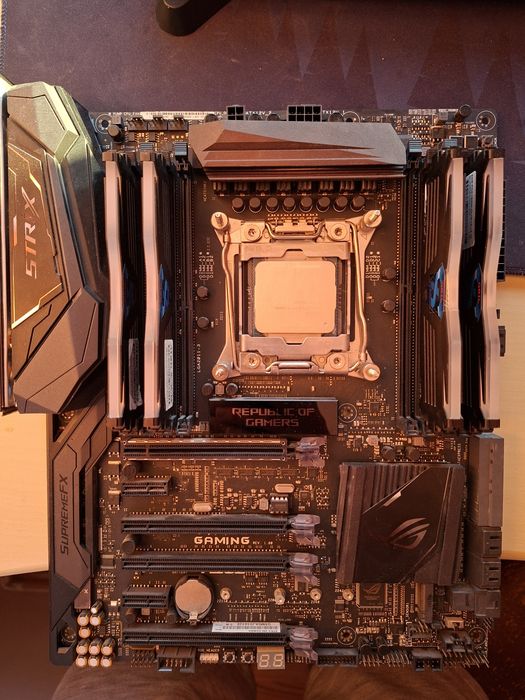 Kit  Placa de baza Asus ROG X99+ I7 5960x+ 16 gb Ram 2400