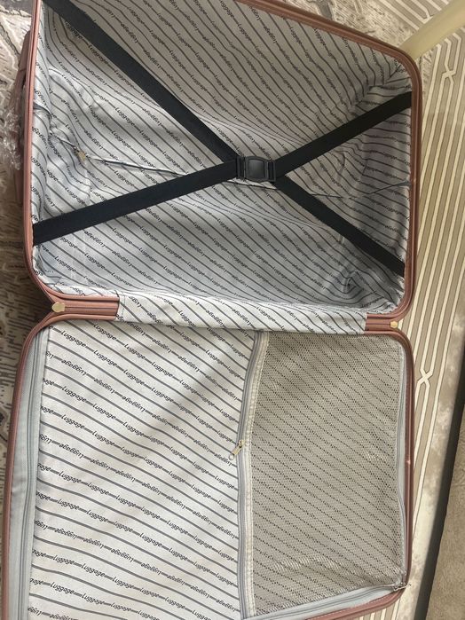 Чемодан  для путешествий  модел pp прочный средний и маленький