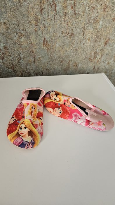 Отдам детскую обувь