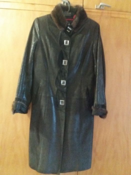 Продам кожаный плащ