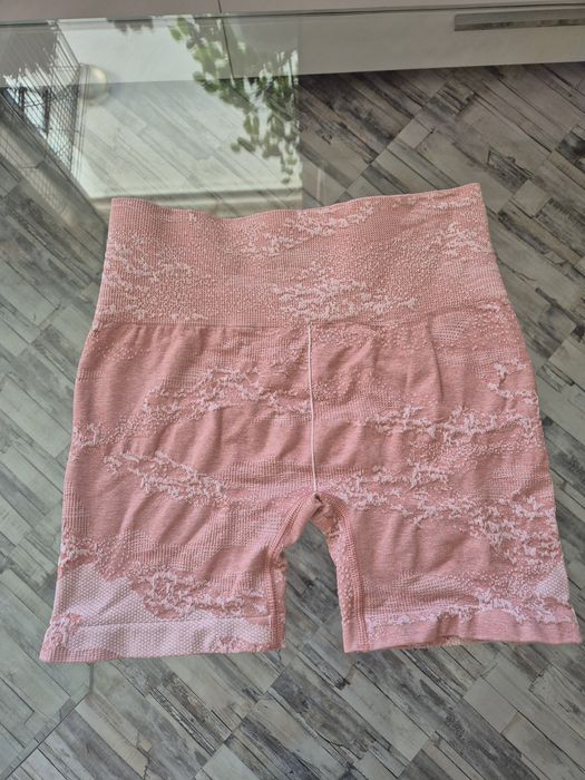 Gymshark дамски дрехи за фитнес S и M размер