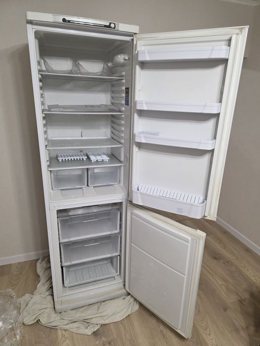 Холодильник Indesit SB 200