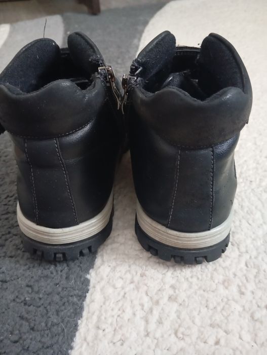 Продам ботинки демисезонные