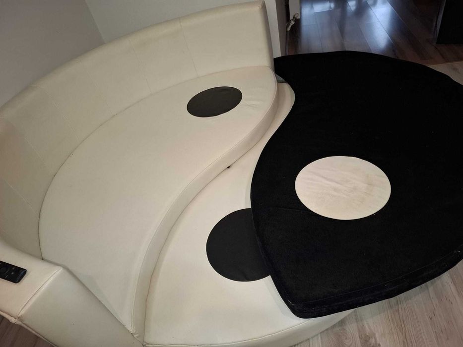 canapea și covor yng&yang