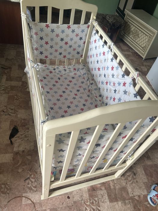 Детская кроватка