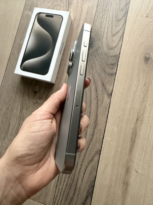 iPhone 15 Pro 256 GB Natural Titanium