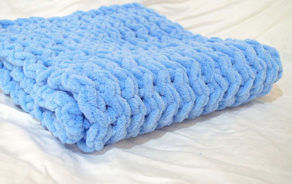 Ръчно плетено одеяло за бебе