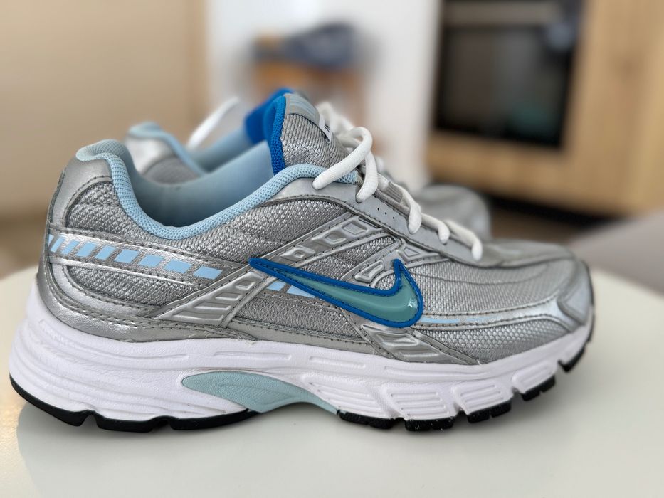 Дамски обувки Nike Initiator 37.5 сиво/сребристо/синьо