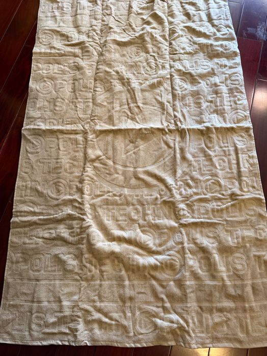 Голяма плажна кърпа. Нова. Памук. 95 на 155 см.