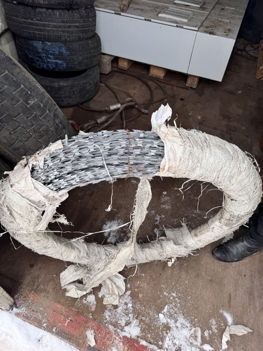 Калючка на заборы 10 упаковок есть