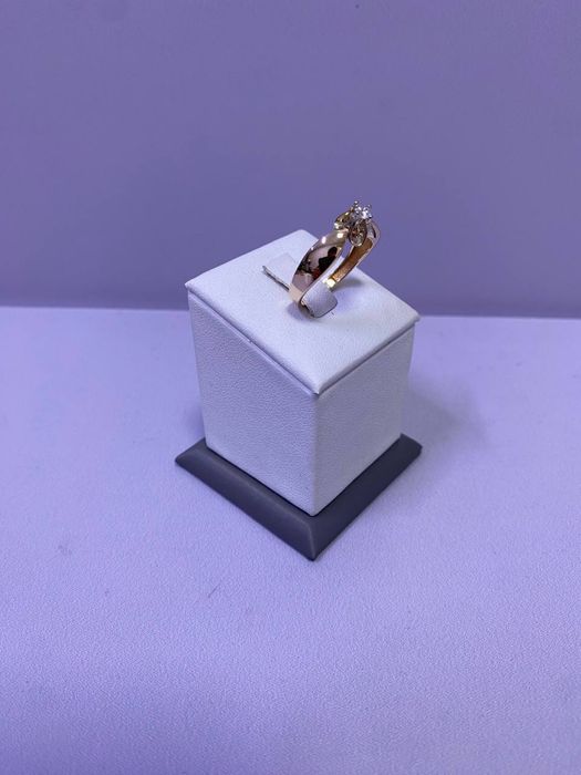 Кольцо с камнями ст276124