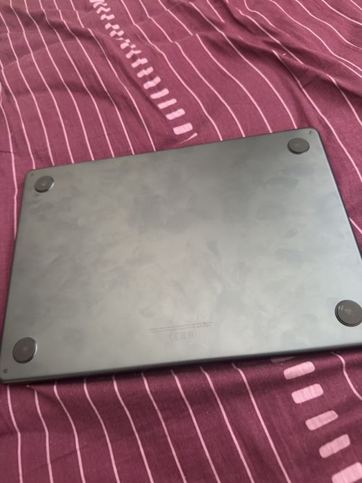 Не използван Macbook M4 air.    .