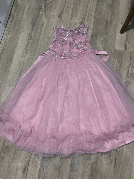 Нова рокля benetton