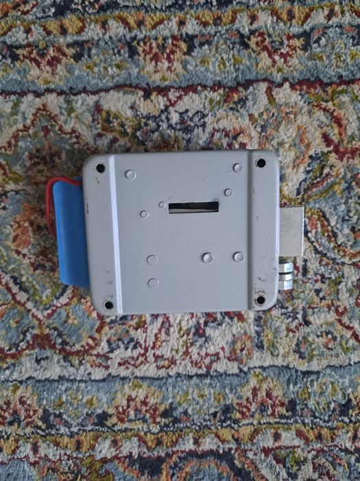 Продам замок дверной