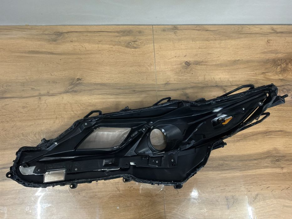 Фары на Камри 70 Америка