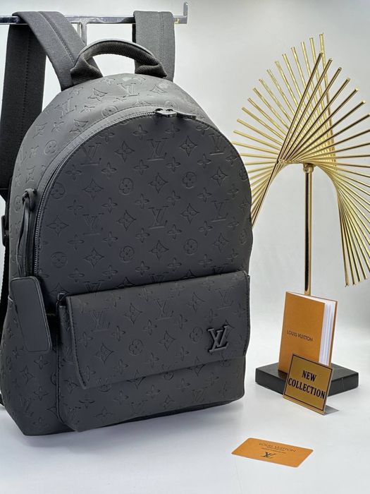 Ghiozdan Louis Vuitton nou !!! Dimensiuni 40/35 !!!