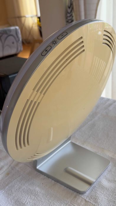 Beurer TL 100 лампа за дневна светлина + настроение (SAD, 10000 lux, Bluetooth) — тествана