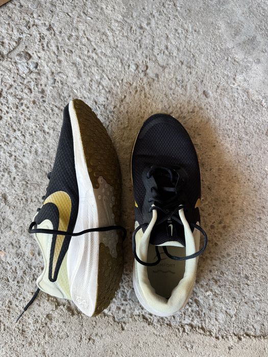 Nike revolution 7