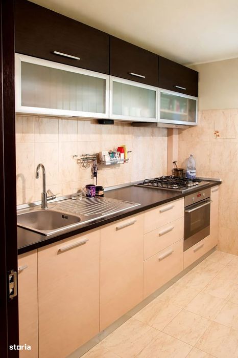 Decomandat, două camere, etaj 1/4, zona Billa