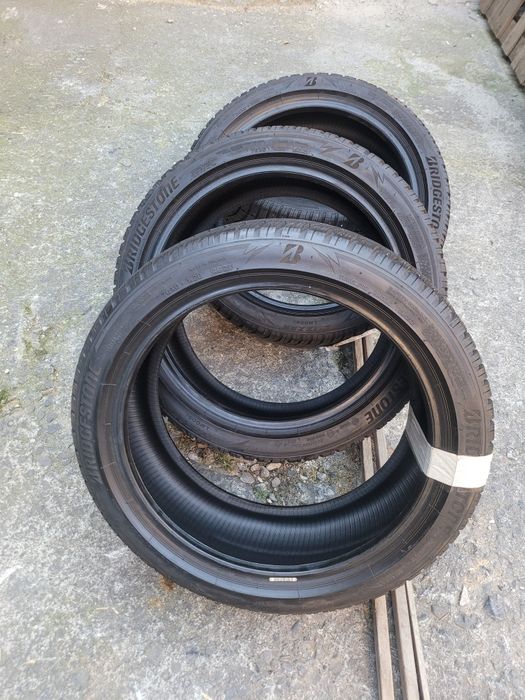 4anvelope de iarnă 215/45/18 Bridgestone Blizzak LM005.