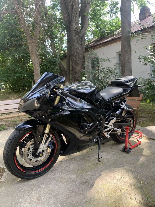 Yamaha R1 1000cc