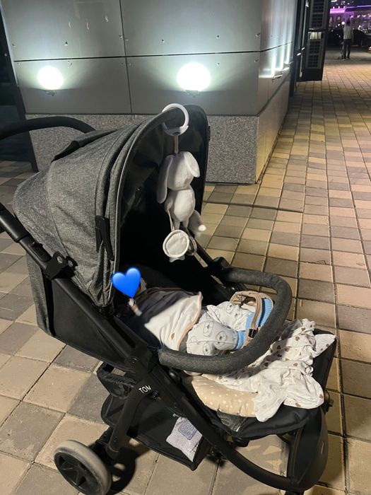 Продам коляску Tomix