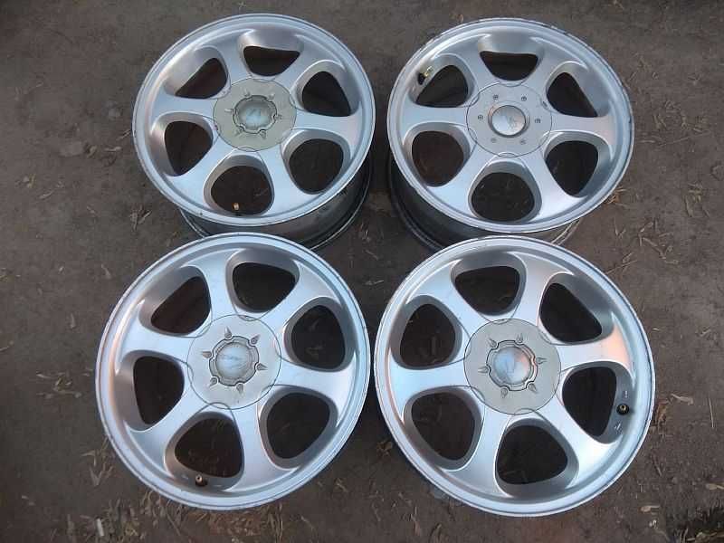 Продам оригинальные легкосплавные диски