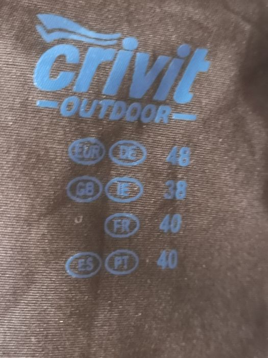 Vând haină impermeabilă mărimea (M-L)