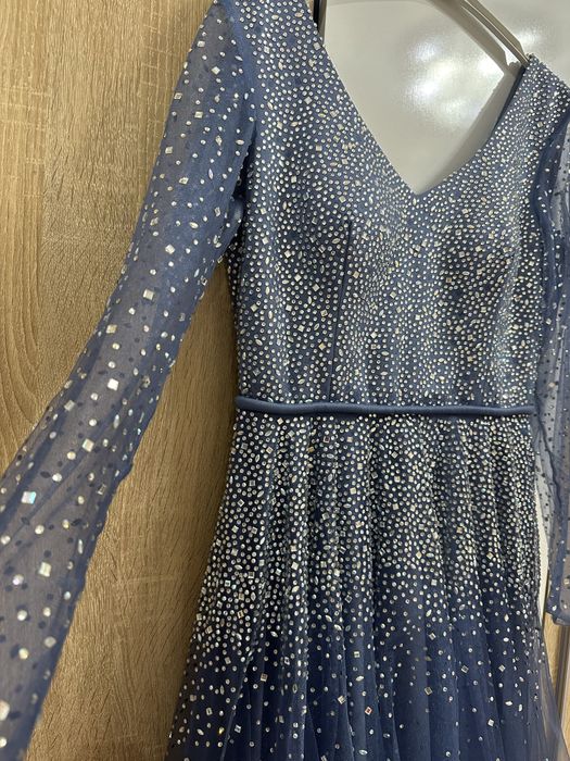 Продавам официална/бална рокля