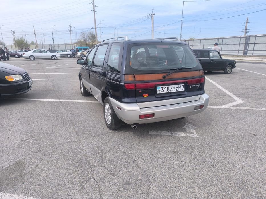Mitsubishi Space Wagon