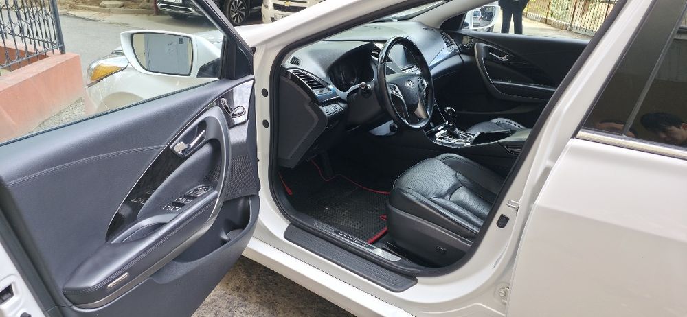 Hyundai Grandeur 2.4 белый, без ДТП, люк, кожа, ГБО