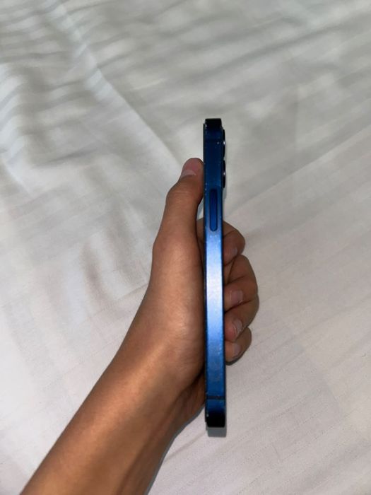 iPhone 12 mini в отличном состоянии