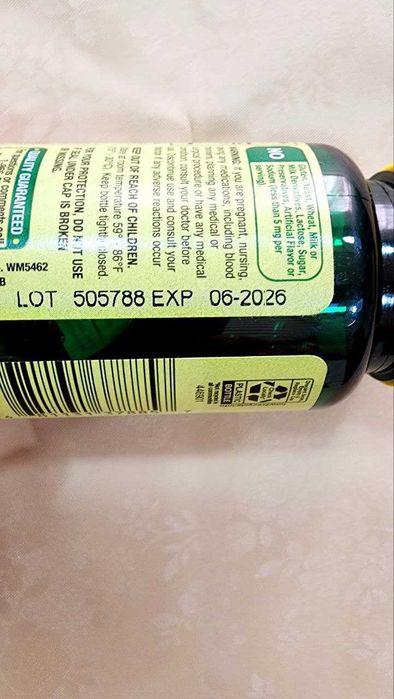 Продается витамин К-2 от Spring Valley, 100 mcg, 60 мягких капсул.