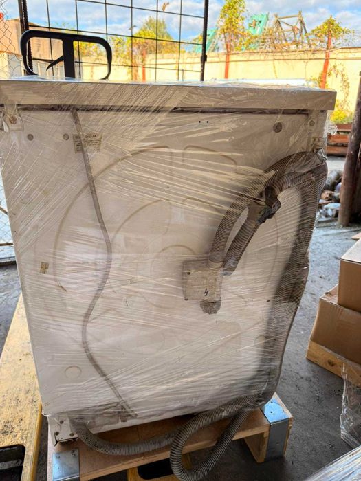 Пералня в прилично, но не 100% - во  състояние